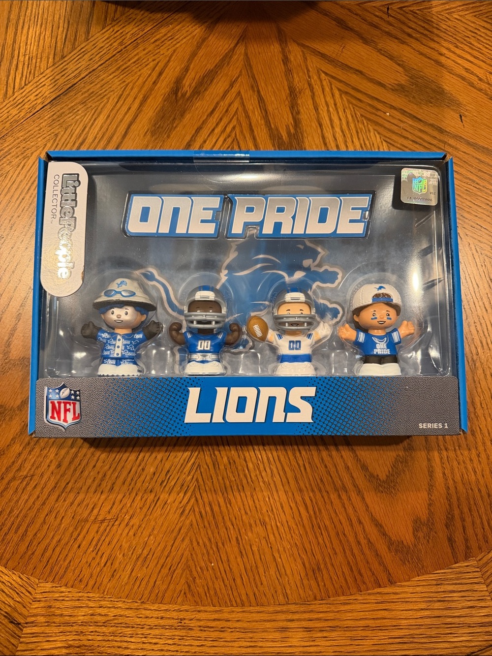 NFL Collector set Detroit Lions One Pride Figure Set - New in sealed box